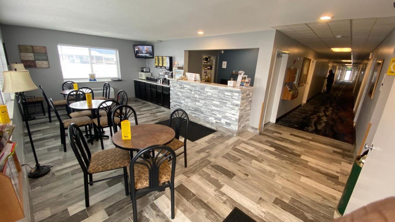 Super 8 By Wyndham Prairie Du Chien Hotel Luaran gambar